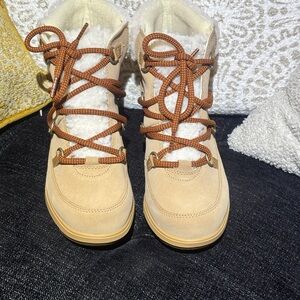 Sorel Tan and White Winter Boots - Never worn
